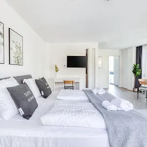 3* Апарт-отель Limehome Friesenplatz - Digital Access